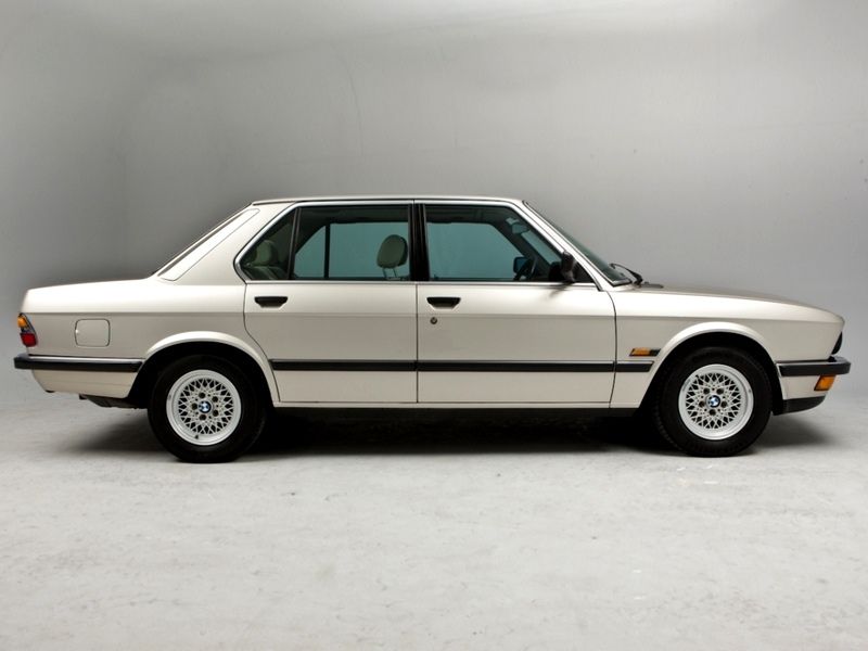 BMW 5 Series (E28) 524d (86 Hp)