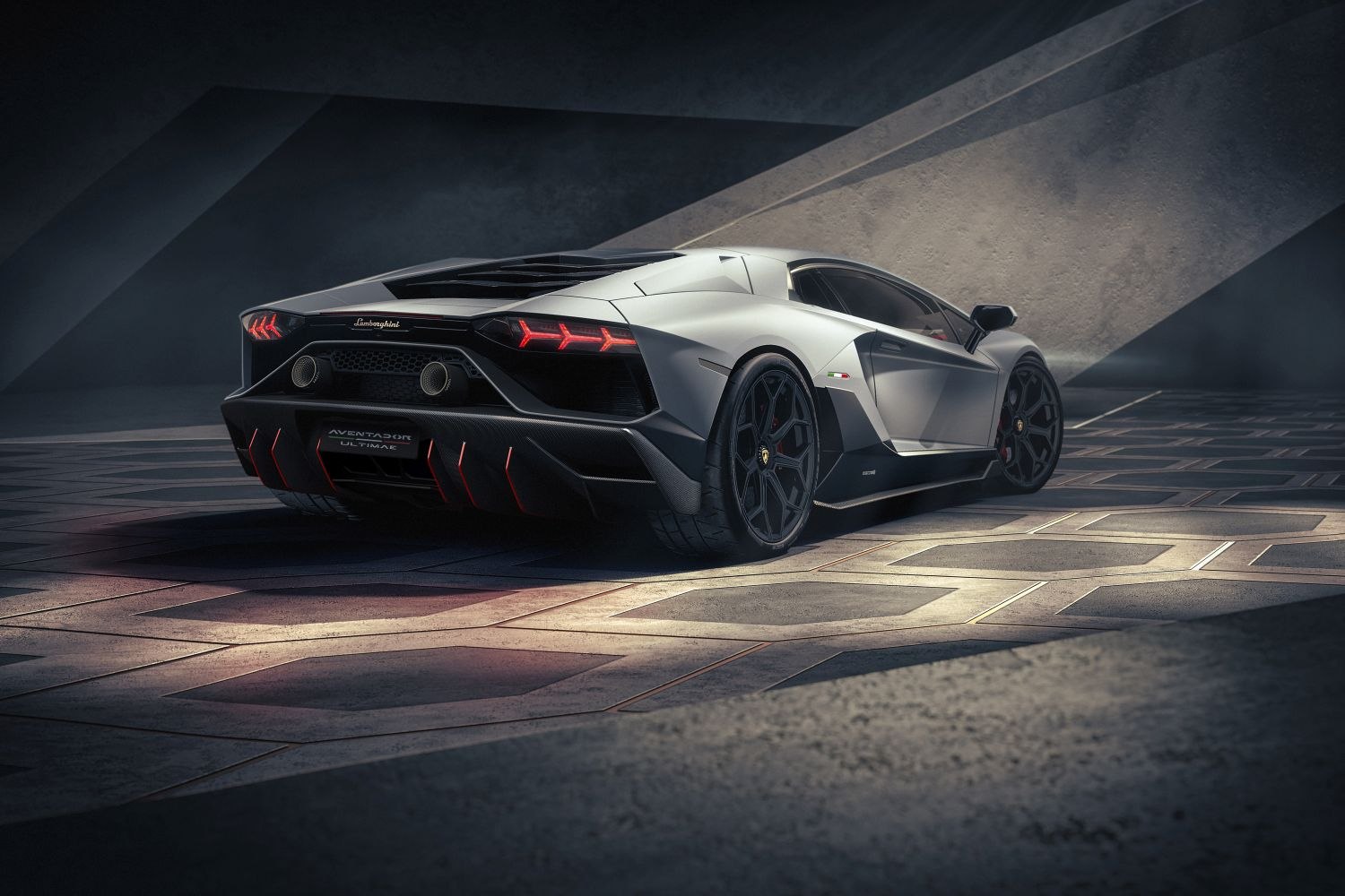 Lamborghini Aventador las especificaciones técnicas y el consumo de  combustible