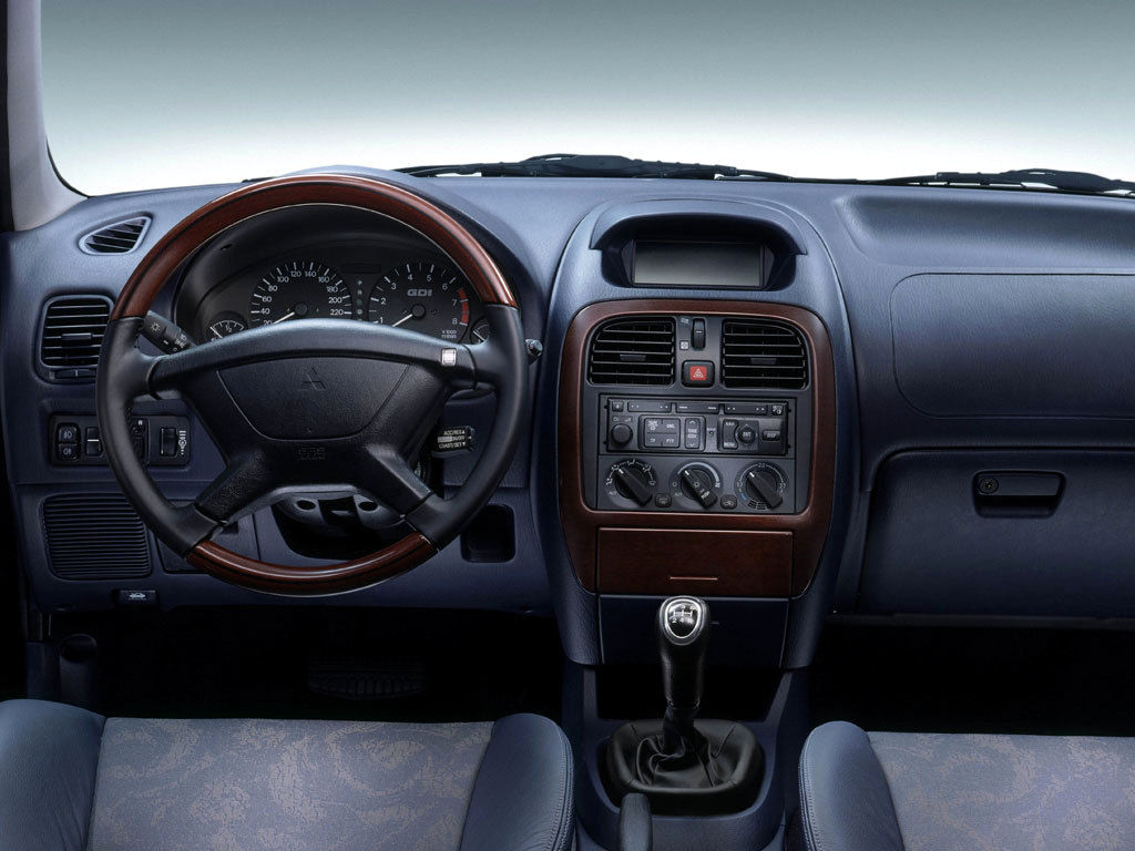 Rear Delphi Brake Pads Mitsubishi Carisma 1.6 1.9 Di-D 2.0 16V GT Evo VI/VII