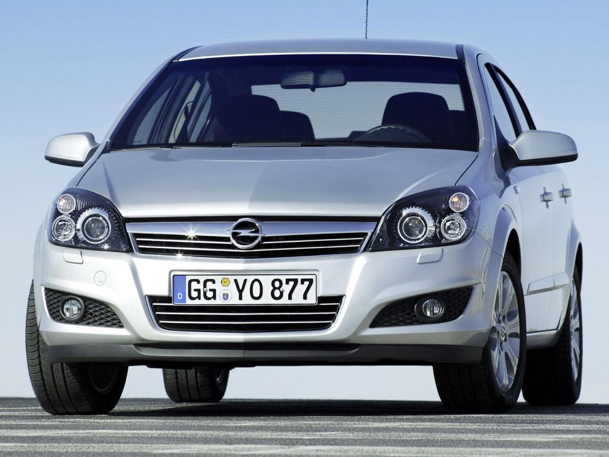 Opel Astra H Sedan 1.6i 16V (115 Hp)